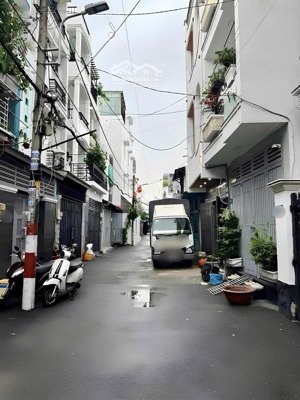 hạ 200 tr - đường xe tải thông - dt: 4x15 (60m2) - cạnh bx miền tây - nhà đúc 2 tầng - chỉ 4,x