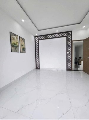 cần tiền bán gấp nhà 75m2 gần vincom plaza, đang cho thuê 12tr/tháng, lh my