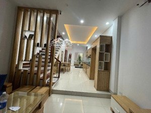 bán nr 55m2 tại phố mễ trì, 10,8 tỷ, 5pn, 6wc, mặt tiền 4,3m cực chất ô tô đỗ cổng