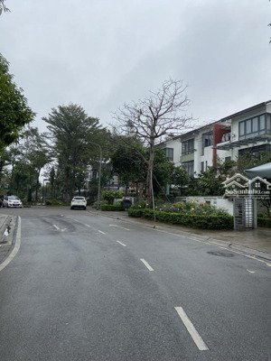 bán biệt thự gamuda hoàng mai 168m, 4 tầng, thang máy, nội thất đẹp, giá tốt, lh e quảng 