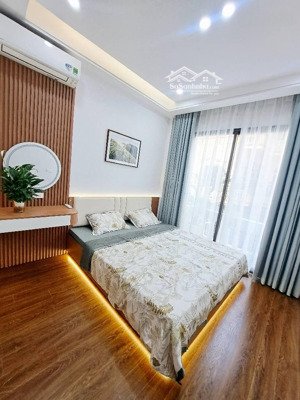 oto đỗ cửa. đường thông. thang máy. 45 m2. đền lừ. tam trinh. hoàng mai