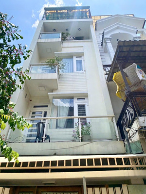 chân dài nhất xóm 4 tầng quang trung, p.8 gò vấp - vị trí đẹp - quang trung. lh 