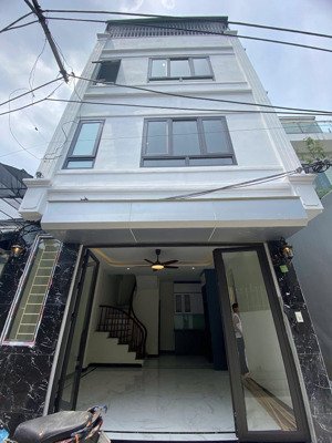 hoàng hoa thám, hà đông - siêu phẩm mặt phố giá chỉ 8 tỷ nhỉnh - dt 41m2 x 4 tầng