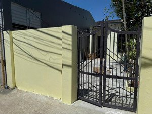 chính chủ cần đất có nhà cấp4 đầu kiệt oto đẹp, trục đường thông, 850m ra biển đẹp mân thái đà nẵng