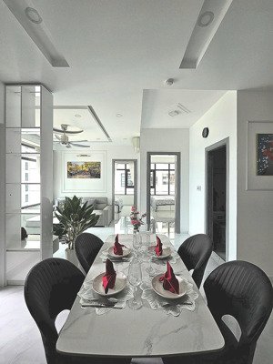 căn góc siêu hiếm full nội thất 66m2. mới tinh tầng 24. toà oc1b. 3 tỷ 425. lh 