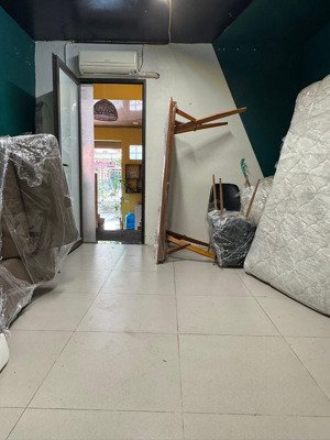 căn hộ tầng 1 - nhà d2 tập thể thanh xuân bắc gân qu t.xuân , hn