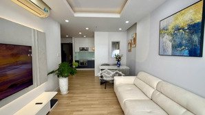 chính chủ nhà cần bán một căn hộ độc nhất khu sunrise city - 2pn - lầu cao - căn góc - giá 6,699 tỷ
