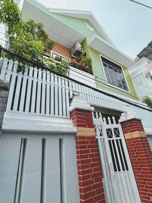 giá 4tỷ8 nhà hẻm thông dã tượng ,hoàng diệu, cách biển nha trang 300m- diện tích 69,4m, hoàn công