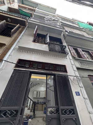 nhà đẹp hồ tùng mậu ô tô đỗ cửa ở ngay 6 tầng 39m2 nhỉnh 9 tỷ -full đồ -gần ga tàu điện - sổ đỏ đẹp