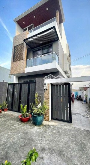 bán gấp nhà mặt tiền tam phú, thủ đưc. mặt tiền đường kinh doanh