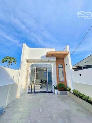 bán nhà sổ riêng thổ cư , trả trước 500 nhận nhà ở ngay, cách dt768 chỉ 50m