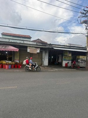 cho thuê nhà mặt tiền 5x20m ngay chợ đầu mối, kế quán cơm tấm hiền đối diện chợ đầu mối bến tre