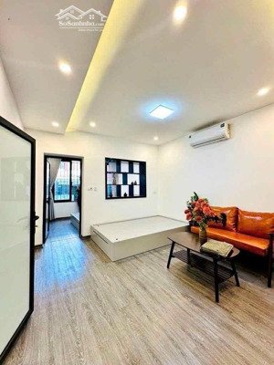 nhỉnh 6 tỷ có nhà hà nội, bán chung cư mạc thái tổ 3n1k 77m2. vị trí đắc địa, giao thông thuận lợi