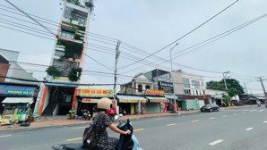 gấp nhà mặt tiền 4 tầng ngang 7m đường lê văn chí -thu nhập sẵn 50tr/thág sát ga metro