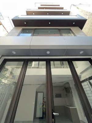 bán nhà riêng tại nguyễn văn cừ, 9,6 tỷ, 35m2, 5pn + 5wc + 6t