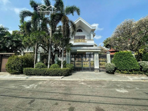 bán biệt thự 1 hầm 3 tầng khu tên lửa