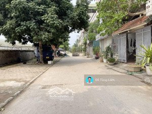 cần bán 78,5m2 đất tập thể viện rau a - trâu quỳ - phường gia lâm. đường ô tô tránh, mặt sau thoáng