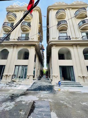 chính chủ gửi bán căn siêu phẩm smarthome , thang máy, lô góc, đường thông ngay gần aenonmall