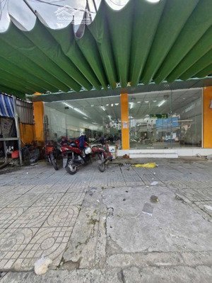 mặt bằng kinh doanh _ ngang 9x28 ngay phạm văn bạch- tân bình , kinh doanh ngay