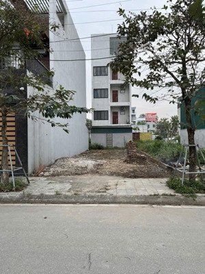 bán liền kề đô thị nguyên khê 114m2 mặt tiền 6m trung tâm nguyên khê