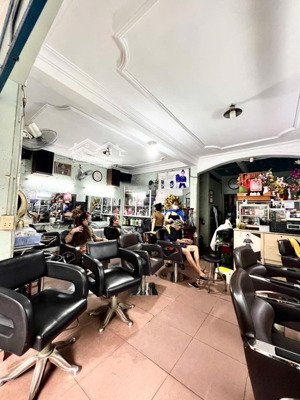 căn góc 3 tầng phú nhuận - ngay chợ nguyễn đình chiểu - ngang 6m - đường trước nhà 10m - kd đỉnh