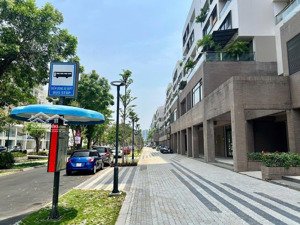 28 tỷ tặng kèm ô đổ ô tô, sở hữu ngay shop tôn dật tiên, siêu thị thuê ổn định 65tr/tháng