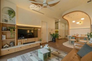 chính chủ gửi bán ch 2pn 54m2, ban công hướng đông giá 5,15 tỷ sẵn hđ thuê 15tr vinhomes green bay