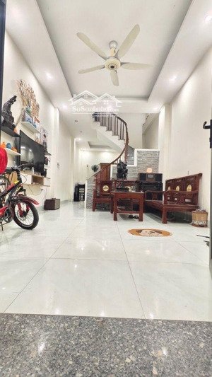 víp phú diễn ngõ thông ô tô kd 46m hơn 11 tỷ