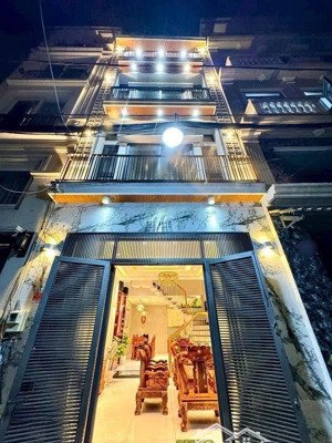 chỉ 14 tỷ nhà 5 tầng lầu đường thành thái (p14 cũ) quận 10 70m2 dtsd 360m mới ở ngay