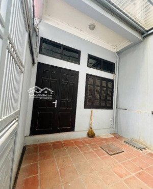 52m 3 tầng 5.65 tỷ- nhà thượng thanh- dân xây- oto gần- giá bán đất tặng nhà- sđcc- ko qh