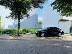 lô sạch mỹ gia gói 5, đường thông, hướng nam, cạnh công viên, giá chỉ 4,85 tỷ(bao tất cả).