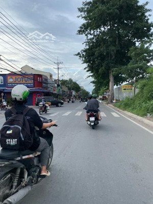 bán nhà 2 tầng - 65m2 - nhỉnh 4tỷ - 100m ra hoàng hữu nam - vào ở ngay