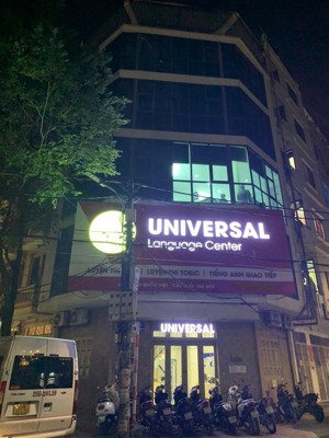 cho thuê nhà hoàng quốc việt, dt 50m2, 6 tầng, mt 6m, thông sàn, nhà đẹp, 30tr/tháng