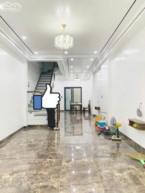 Cho thuê nhà Mặt Đường Nhánh Văn Cao