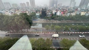 toà văn phòng hạng a - mặt phố - vỉa hè 10m - mặt tiền quyền lực full kính - 2 tháng máy thang bộ