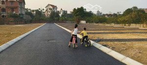 bán 02 lô đất full 100m2 tc tại phú cát, quốc oai mặt tiền 6,2m nở hậu, đường nhựa oto tránh giá rẻ