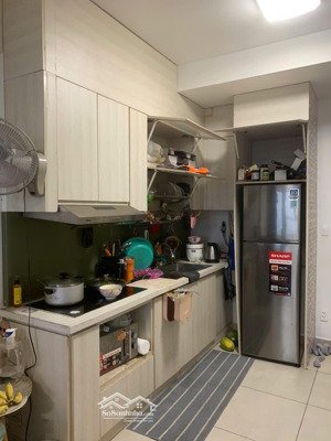 cần bán esto, tầng cao, view q1 siêu đẹp, full nội thất. giá 2,8x. lh 