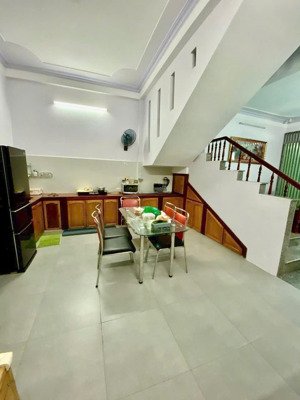 nhà riêng 3 tầng 87,5m2, 3pn kế bên lotte mart, hẻm oto gần đường 23/10 nha trang