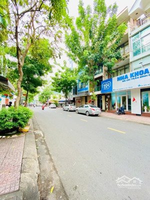 giảm giá, mặt tiền lý nam đế kế bv chợ rẫy giáp q5, dt 61m2 4 tầng có lề 4m.