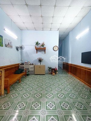 nhà sổ hồng riêng tại phường dĩ an,dt 65m giá rẻ