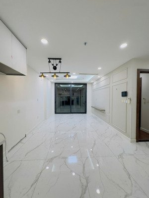 chính chủ bán căn hộ a2-1108 sunshine sky city