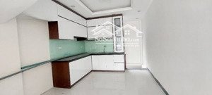 mặt đường nhà 5 tầng - vỉa hè - kinh doanh - thượng phúc