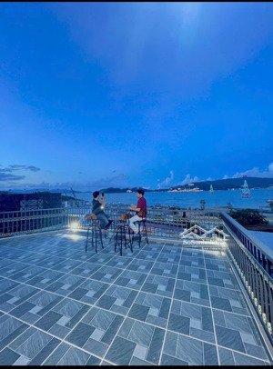bán nhà kiểu villa nghỉ dưỡng view trực diện biển gần cáp treo vinpearl nha trang 160m2 sd 3pn lớn