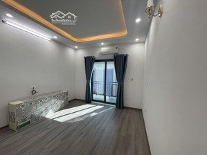 cho thuê nhà 3 tầng ngõ 189 phố nguyễn ngọc vũ, diện tích 60 m2, mặt tiền 5 mét x 3 tầng nhà mới