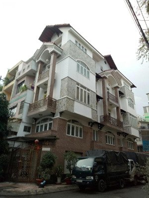 góc 2 mặt tiền nguyễn thiện thuật, q3 ngang 5,1m x 10 nở hậu 9m, hdt 66 triệu/ tháng