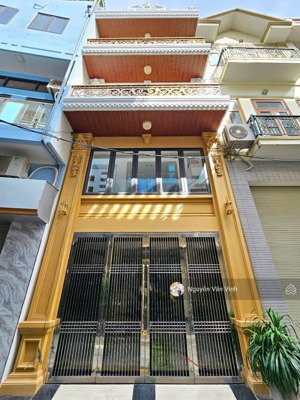 bán gấp nhà đẹp ngay ngã 6 coop mart lê lai. oto vào nhà ngõ xóm văn minh