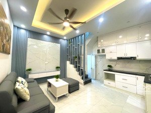 nhà mới full nt, ngõ thông 20m ra phố, dân xây kcbt chắc chắn, qh ổn định.dt 26m 4t mt4,5m giá5,9ty