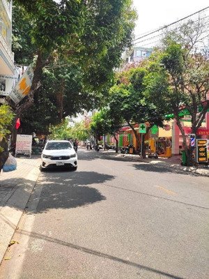 chdv hiếm dòng tiền ổn định -mặt tiền đường 79 phường tân quy giữa trung tâm quận 7 có thang máy