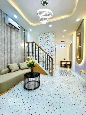 căn nhà thiết kế siêu xinh vị trí cách mặt tiền huỳnh văn bánh q.pn chỉ 1 căn nhà