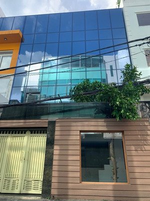 cho thuê nhà nguyên căn - ngang 8m đường nam kỳ khởi nghĩa quận 3 - nhà ốp kính sang trọng